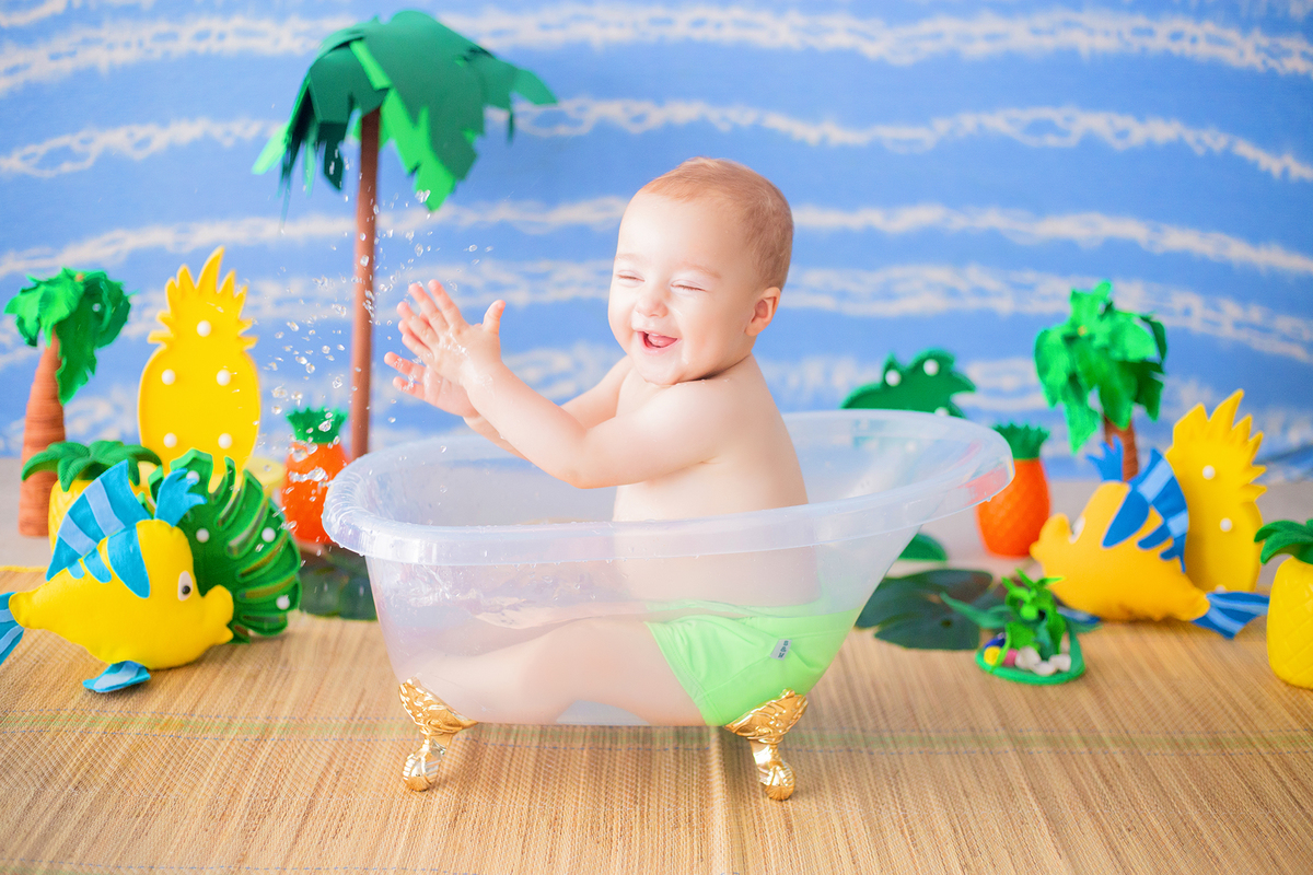 acompanhamento mensal de bebe caxias do sul figurino cenario tematico  personagem foto infantil serra gaucha fotografia familia mundo azul rosa ensaio fotografico crianca newborn baby menino menina smash the cake esmague o bolo banheira urso circo