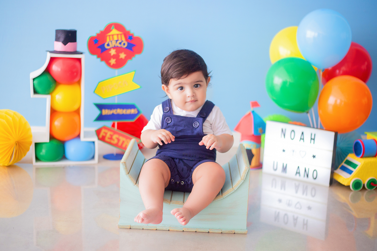 acompanhamento mensal de bebe caxias do sul figurino cenario tematico  personagem foto infantil serra gaucha fotografia familia mundo azul rosa ensaio fotografico crianca newborn baby menino menina smash the cake esmague o bolo banheira urso circo