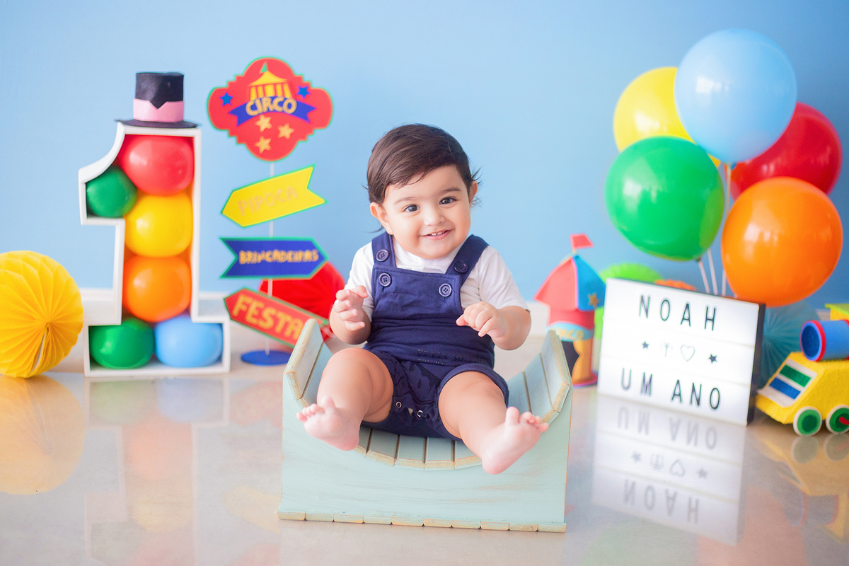 acompanhamento mensal de bebe caxias do sul figurino cenario tematico  personagem foto infantil serra gaucha fotografia familia mundo azul rosa ensaio fotografico crianca newborn baby menino menina smash the cake esmague o bolo banheira urso circo