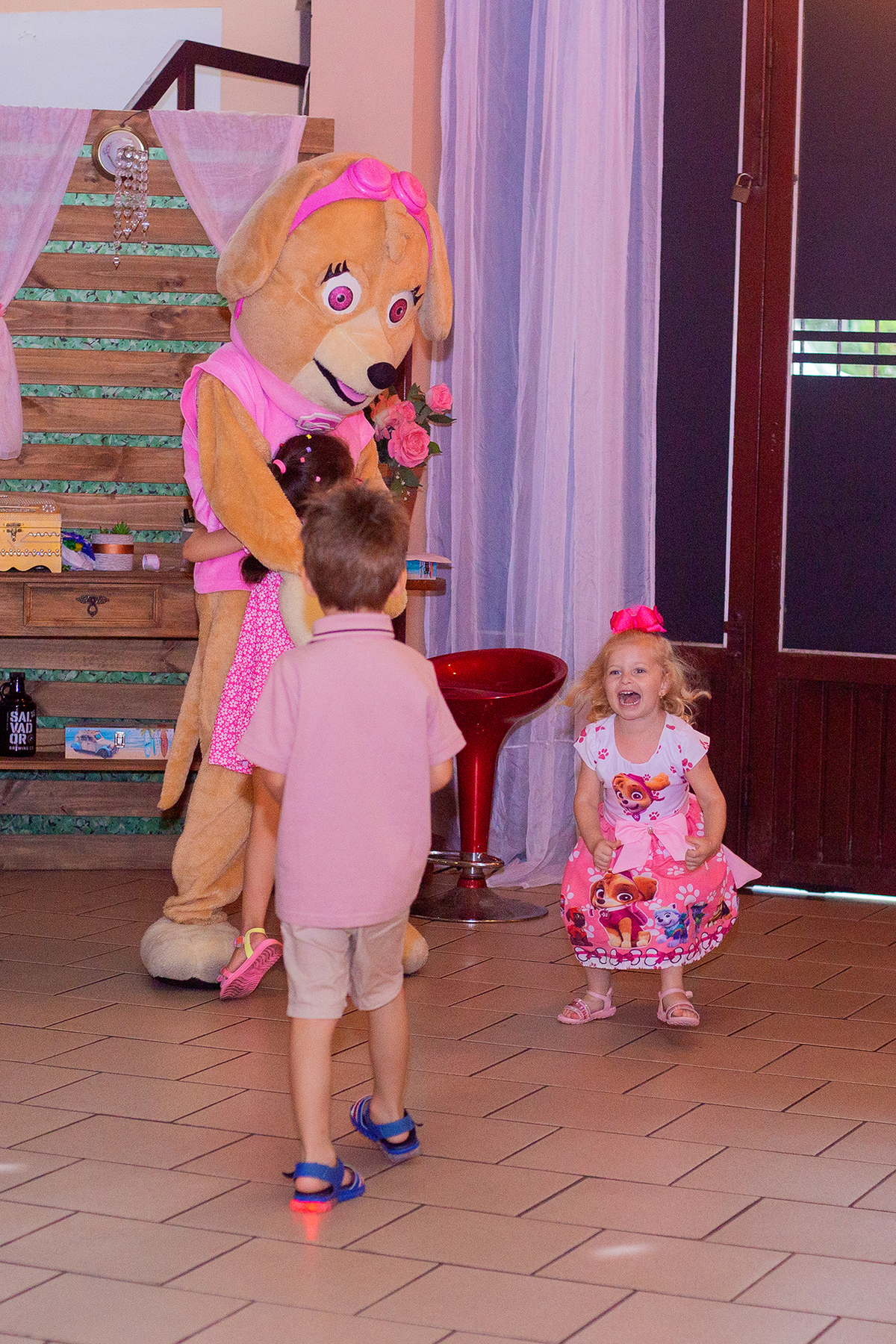 acompanhamento mensal de bebe caxias do sul figurino cenario tematico  personagem foto infantil serra gaucha fotografia familia mundo azul rosa ensaio fotografico crianca newborn baby menino menina smash the cake esmague o bolo banheira urso circo