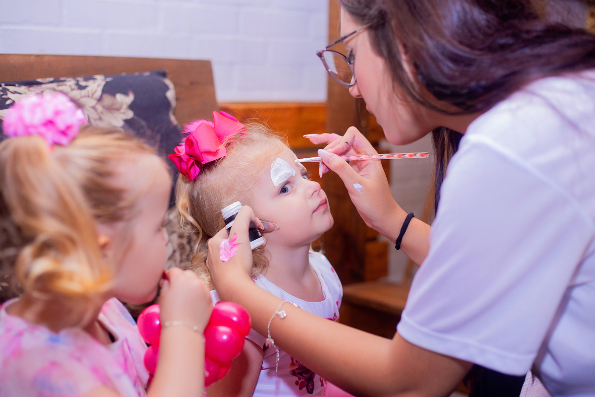 acompanhamento mensal de bebe caxias do sul figurino cenario tematico  personagem foto infantil serra gaucha fotografia familia mundo azul rosa ensaio fotografico crianca newborn baby menino menina smash the cake esmague o bolo banheira urso circo