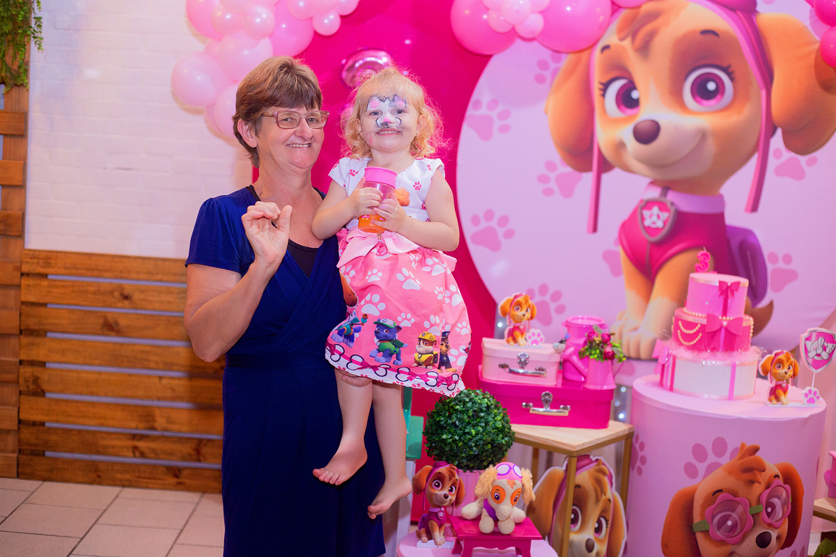 acompanhamento mensal de bebe caxias do sul figurino cenario tematico  personagem foto infantil serra gaucha fotografia familia mundo azul rosa ensaio fotografico crianca newborn baby menino menina smash the cake esmague o bolo banheira urso circo