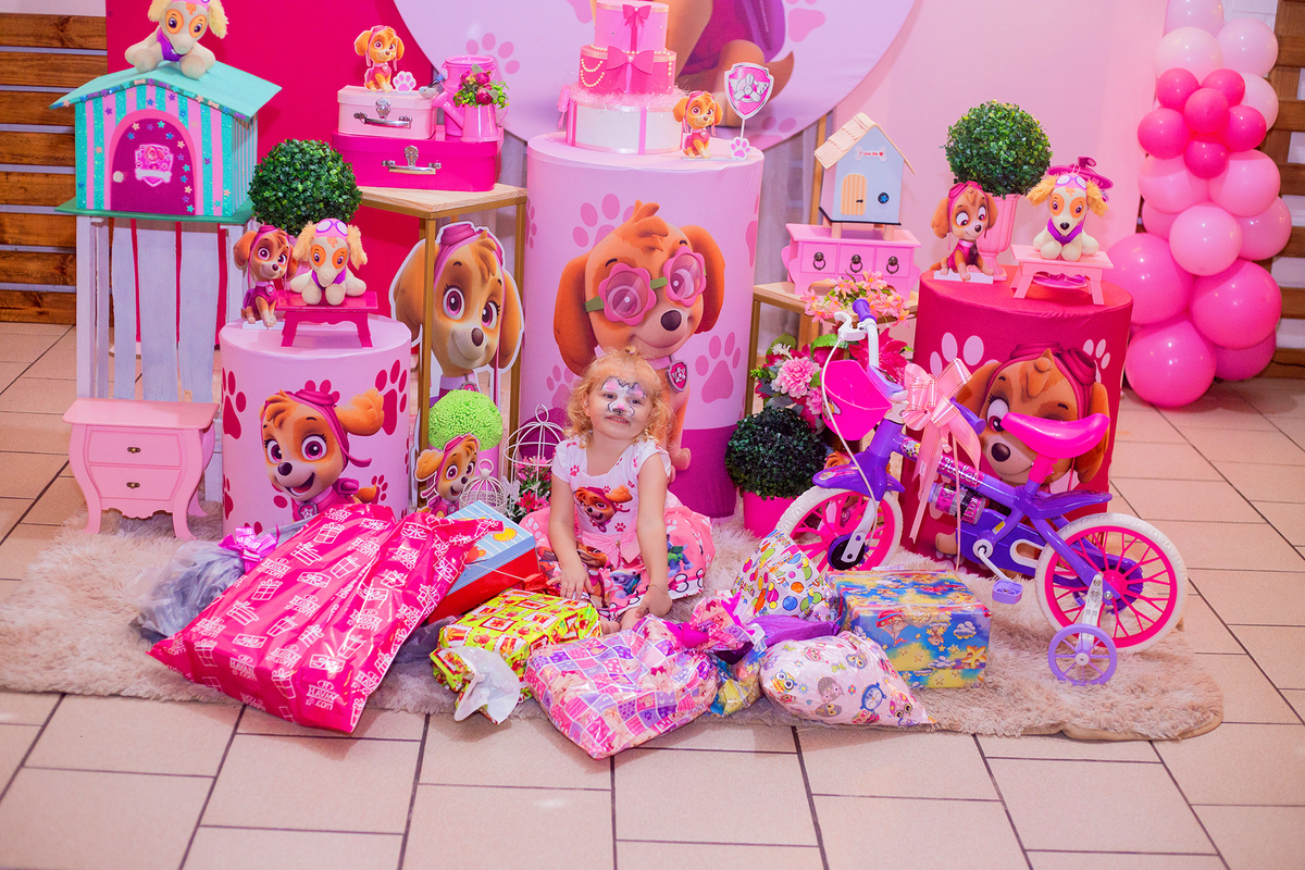 acompanhamento mensal de bebe caxias do sul figurino cenario tematico  personagem foto infantil serra gaucha fotografia familia mundo azul rosa ensaio fotografico crianca newborn baby menino menina smash the cake esmague o bolo banheira urso circo