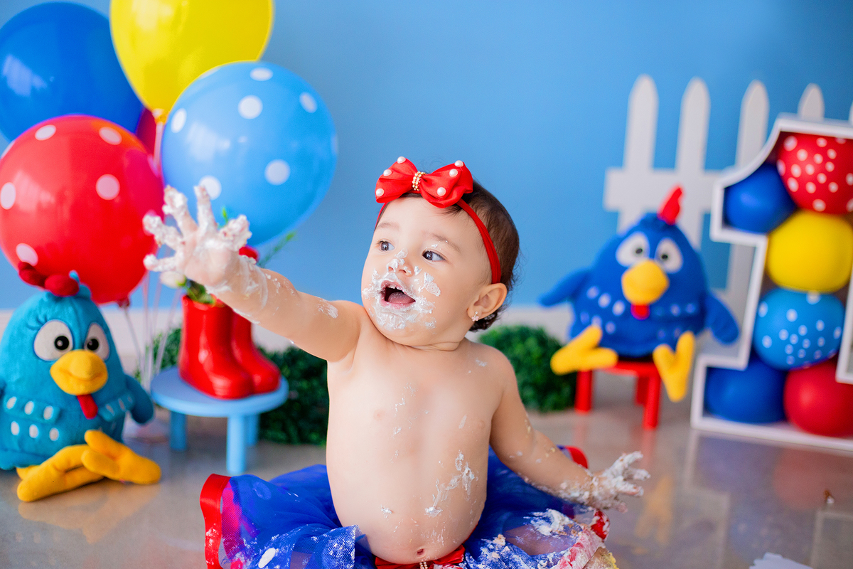 acompanhamento mensal de bebe caxias do sul figurino cenario tematico  personagem foto infantil serra gaucha fotografia familia mundo azul rosa ensaio fotografico crianca newborn baby menino menina smash the cake esmague o bolo banheira urso circo