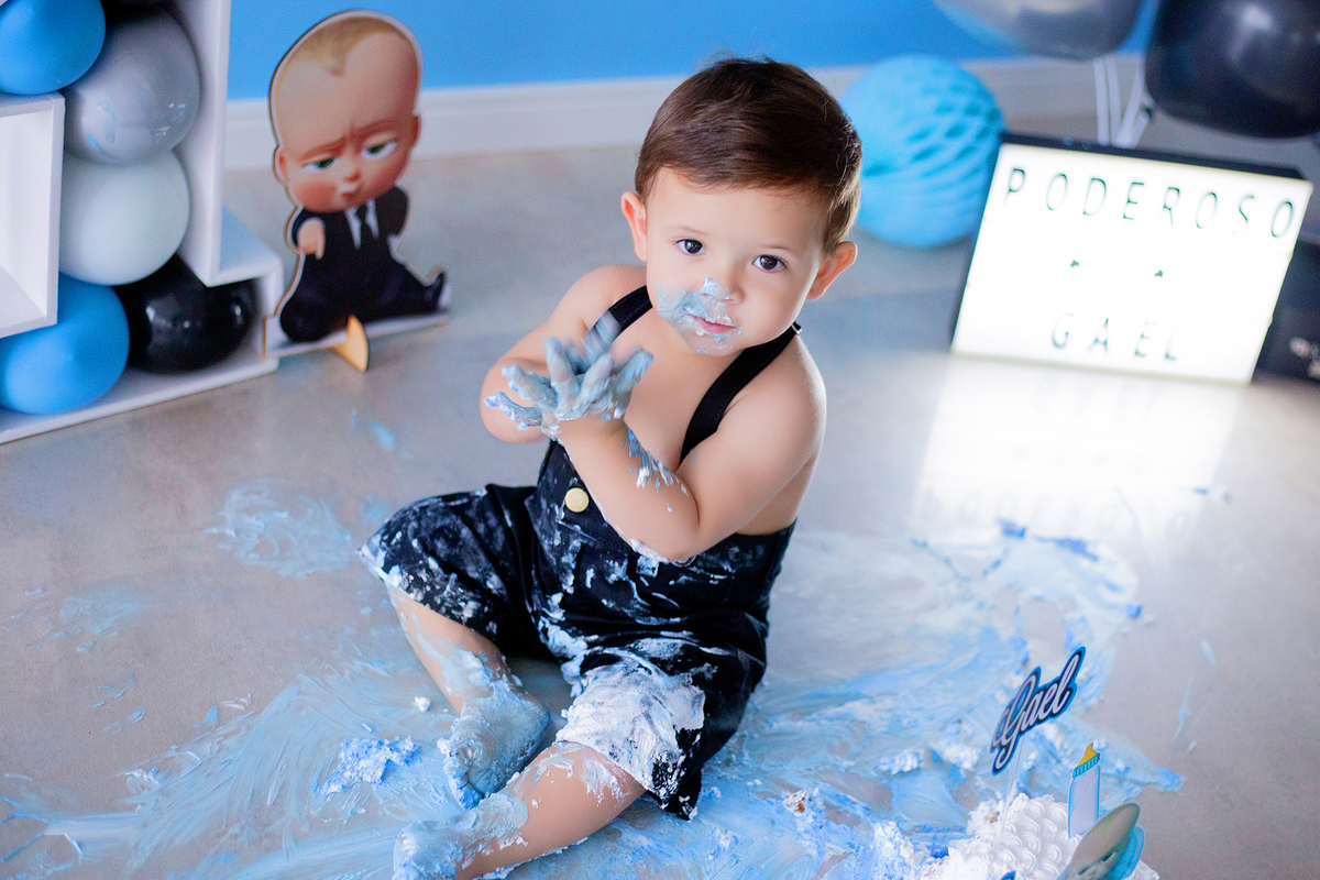 acompanhamento mensal de bebe caxias do sul figurino cenario tematico  personagem foto infantil serra gaucha fotografia familia mundo azul rosa ensaio fotografico crianca newborn baby menino menina smash the cake esmague o bolo banheira urso circo