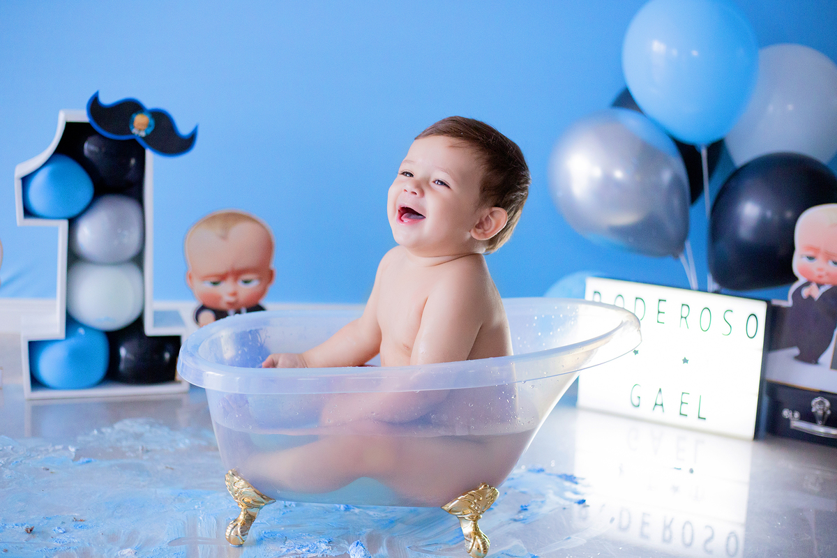 acompanhamento mensal de bebe caxias do sul figurino cenario tematico  personagem foto infantil serra gaucha fotografia familia mundo azul rosa ensaio fotografico crianca newborn baby menino menina smash the cake esmague o bolo banheira urso circo