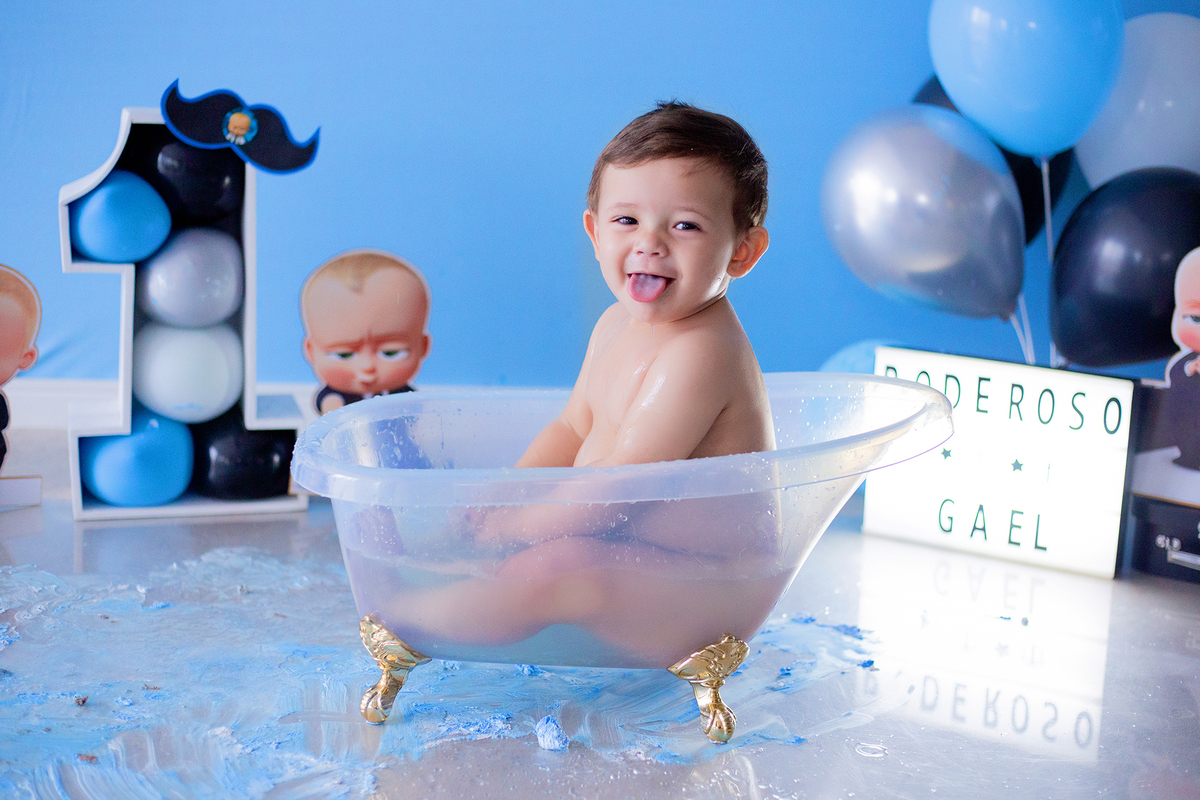 acompanhamento mensal de bebe caxias do sul figurino cenario tematico  personagem foto infantil serra gaucha fotografia familia mundo azul rosa ensaio fotografico crianca newborn baby menino menina smash the cake esmague o bolo banheira urso circo