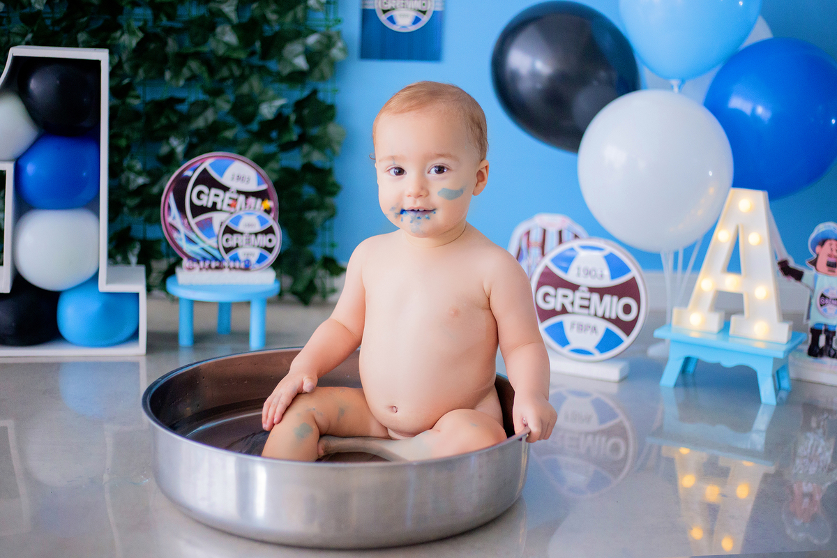acompanhamento mensal de bebe caxias do sul figurino cenario tematico  personagem foto infantil serra gaucha fotografia familia mundo azul rosa ensaio fotografico crianca newborn baby menino menina smash the cake esmague o bolo banheira urso circo