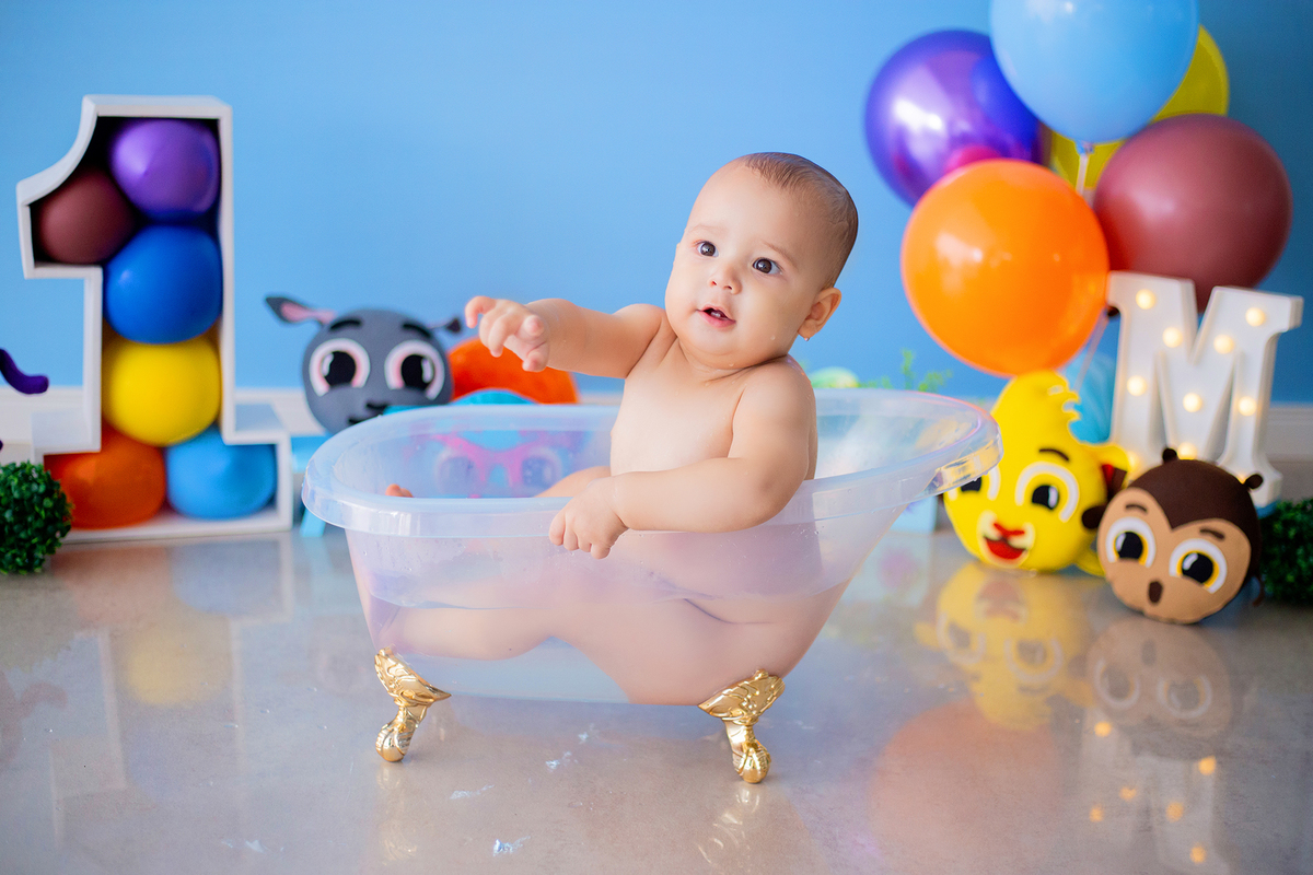 acompanhamento mensal de bebe caxias do sul figurino cenario tematico  personagem foto infantil serra gaucha fotografia familia mundo azul rosa ensaio fotografico crianca newborn baby menino menina smash the cake esmague o bolo banheira urso circo