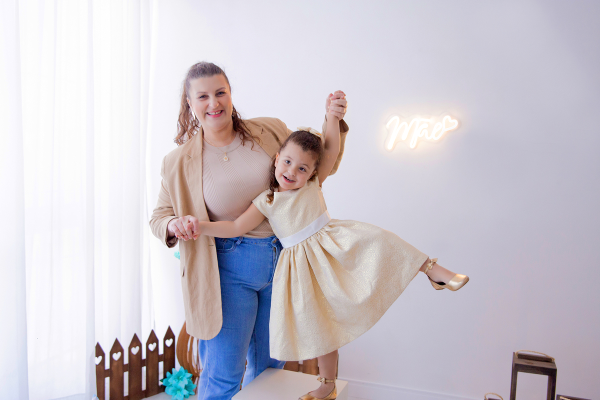 acompanhamento mensal de bebe caxias do sul figurino cenario tematico  personagem foto infantil serra gaucha fotografia familia mundo azul rosa ensaio fotografico crianca newborn baby menino menina smash the cake esmague o bolo banheira urso circo