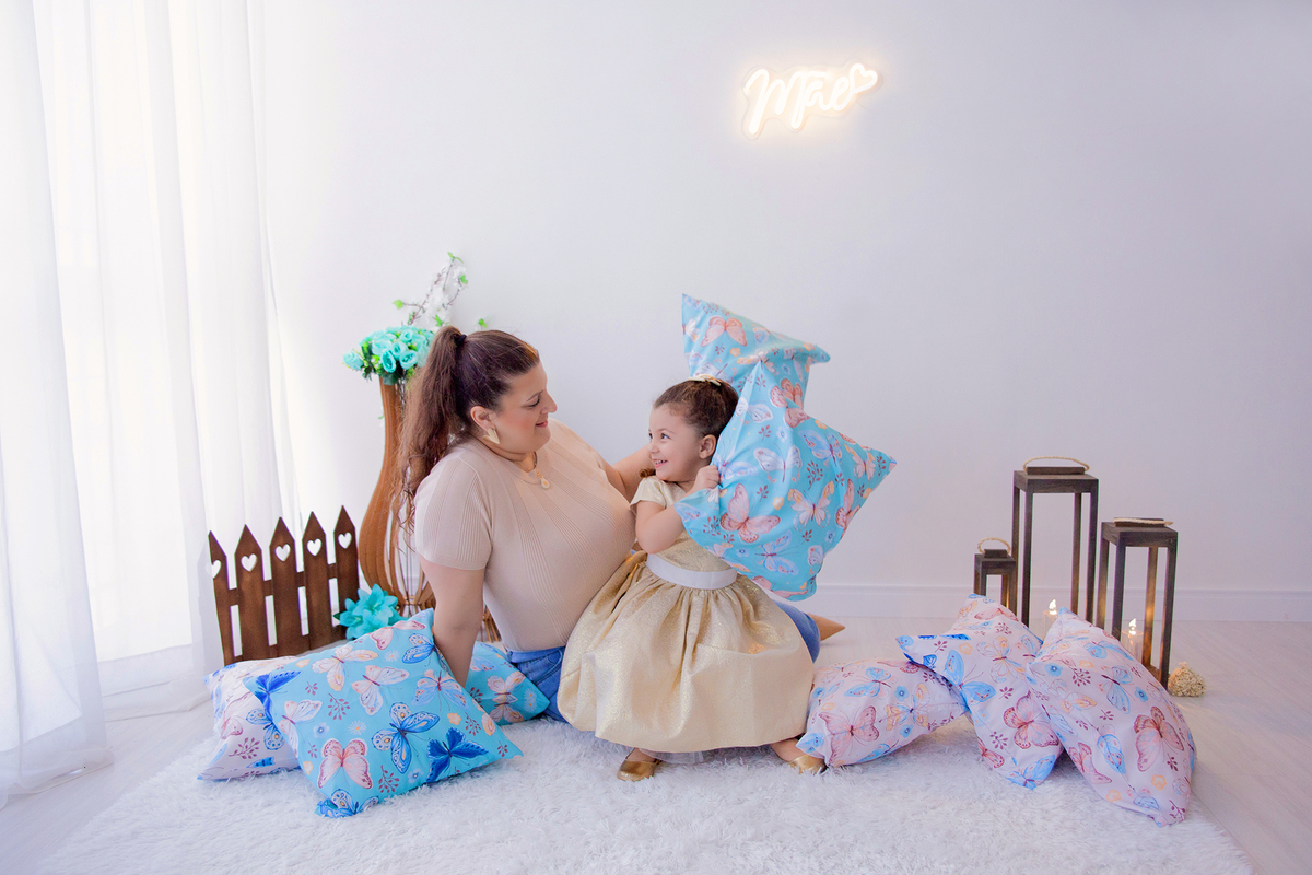 acompanhamento mensal de bebe caxias do sul figurino cenario tematico  personagem foto infantil serra gaucha fotografia familia mundo azul rosa ensaio fotografico crianca newborn baby menino menina smash the cake esmague o bolo banheira urso circo