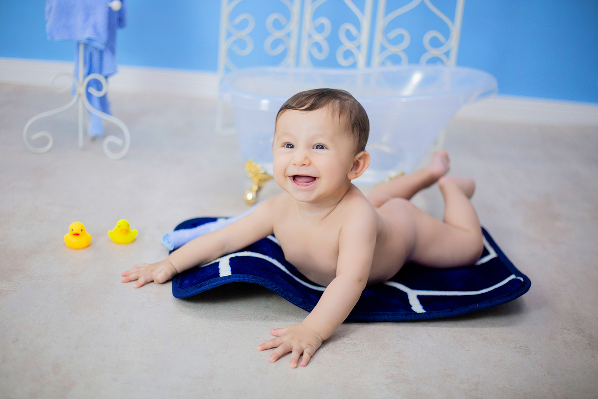 acompanhamento mensal de bebe caxias do sul figurino cenario tematico  personagem foto infantil serra gaucha fotografia familia mundo azul rosa ensaio fotografico crianca newborn baby menino menina smash the cake esmague o bolo banheira urso circo