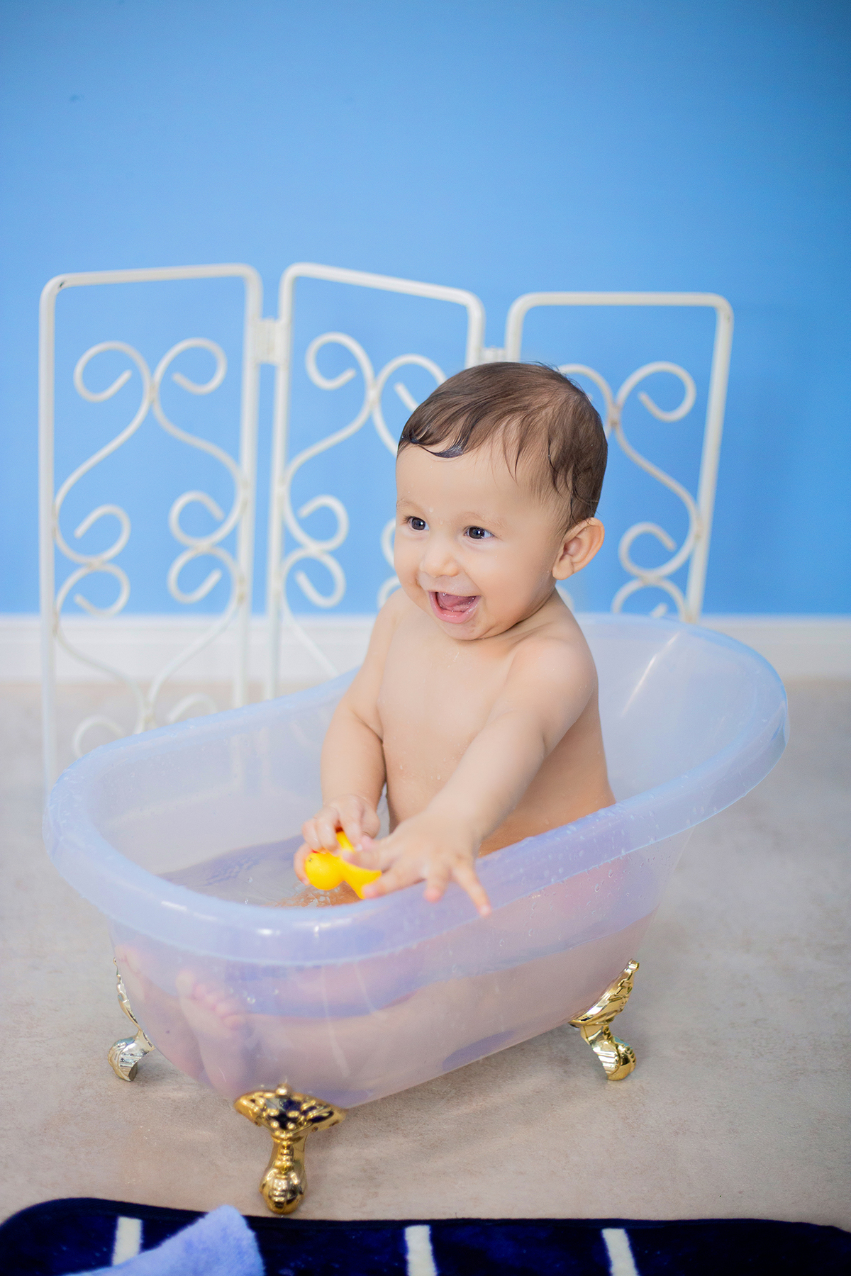 acompanhamento mensal de bebe caxias do sul figurino cenario tematico  personagem foto infantil serra gaucha fotografia familia mundo azul rosa ensaio fotografico crianca newborn baby menino menina smash the cake esmague o bolo banheira urso circo