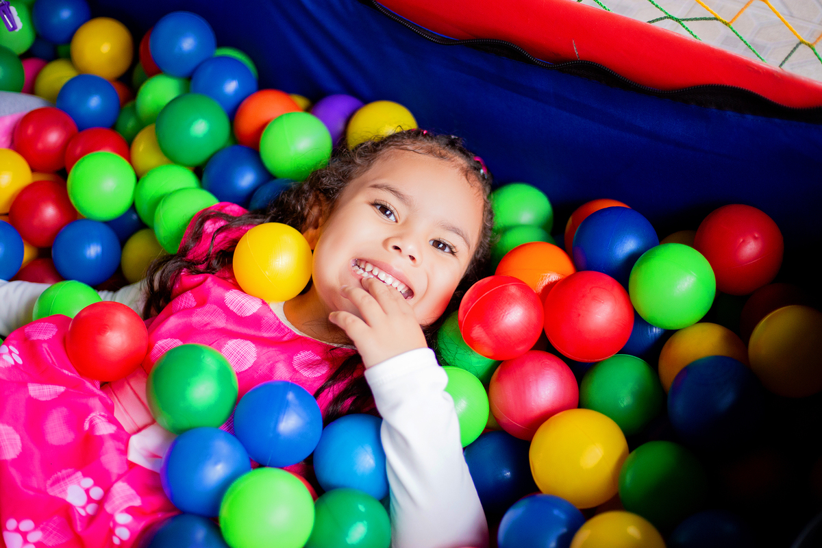 acompanhamento mensal de bebe caxias do sul figurino cenario tematico  personagem foto infantil serra gaucha fotografia familia mundo azul rosa ensaio fotografico crianca newborn baby menino menina smash the cake esmague o bolo banheira urso circo
