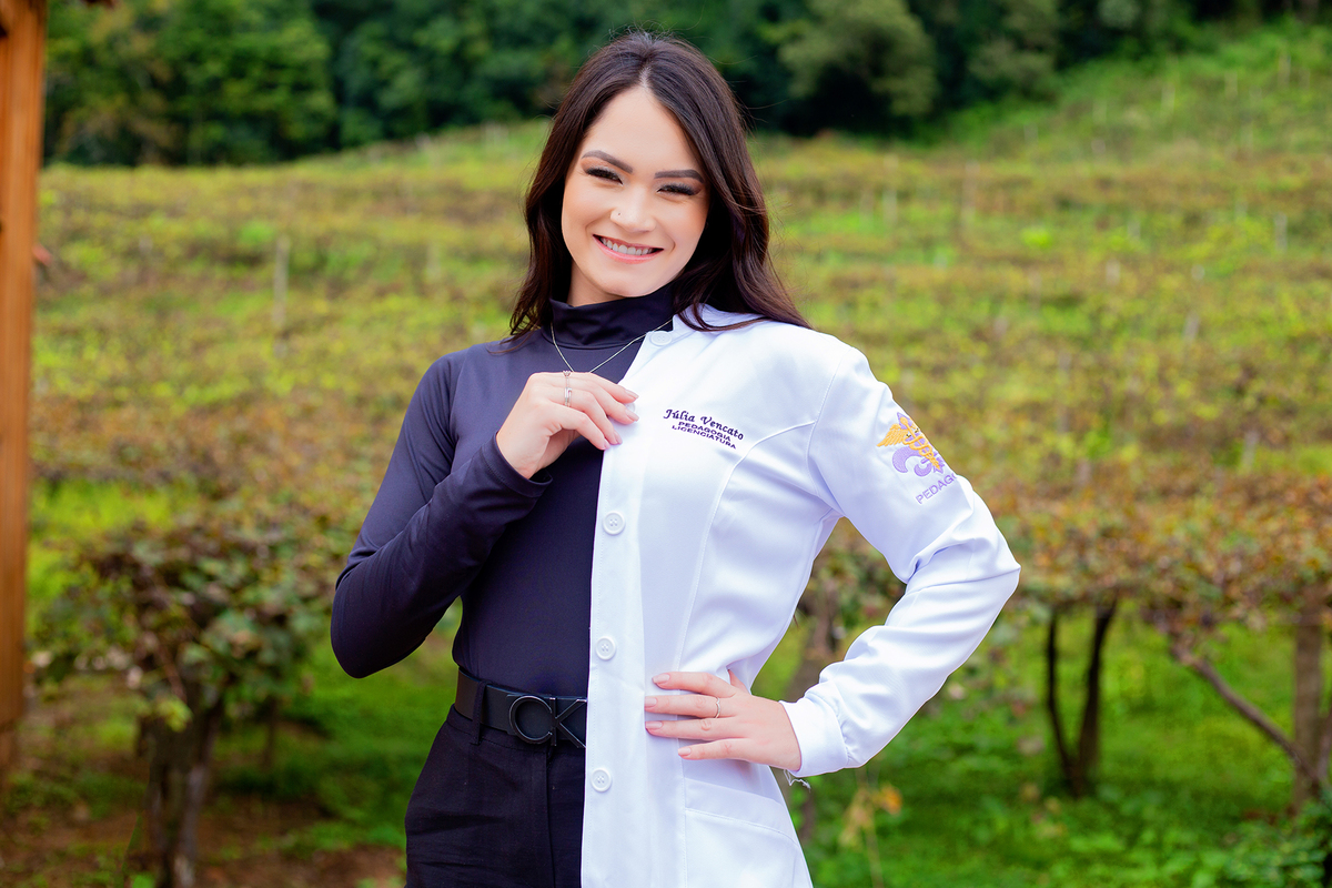 acompanhamento mensal de bebe caxias do sul figurino cenario tematico  personagem foto infantil serra gaucha fotografia familia mundo azul rosa ensaio fotografico crianca newborn baby menino menina smash the cake esmague o bolo banheira urso circo