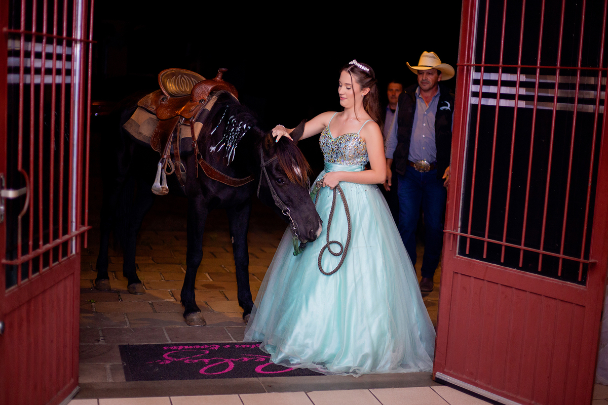 acompanhamento mensal de bebe caxias do sul figurino cenario tematico  personagem foto infantil serra gaucha fotografia familia mundo azul rosa ensaio fotografico crianca newborn baby menino menina smash the cake esmague o bolo banheira urso circo