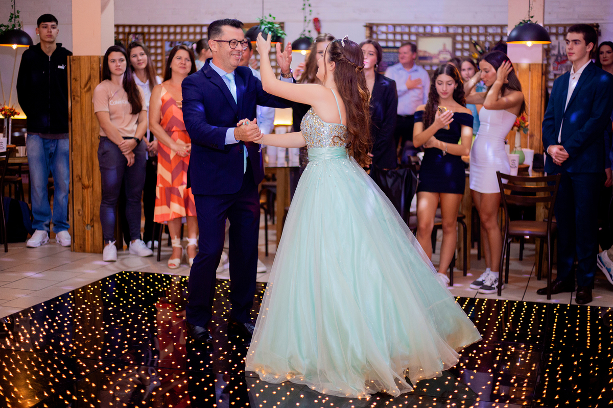 acompanhamento mensal de bebe caxias do sul figurino cenario tematico  personagem foto infantil serra gaucha fotografia familia mundo azul rosa ensaio fotografico crianca newborn baby menino menina smash the cake esmague o bolo banheira urso circo