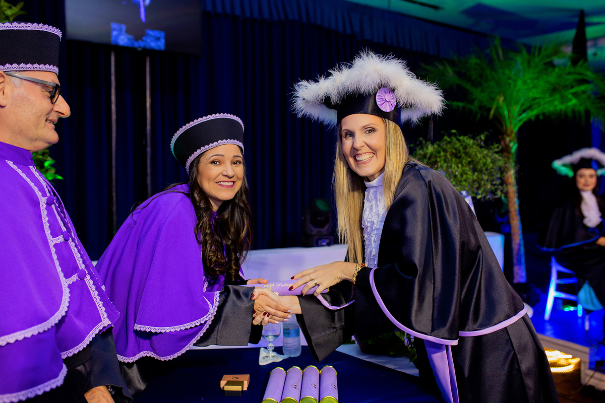 acompanhamento mensal de bebe caxias do sul figurino cenario tematico  personagem foto infantil serra gaucha fotografia familia mundo azul rosa ensaio fotografico crianca newborn baby menino menina smash the cake esmague o bolo banheira urso circo