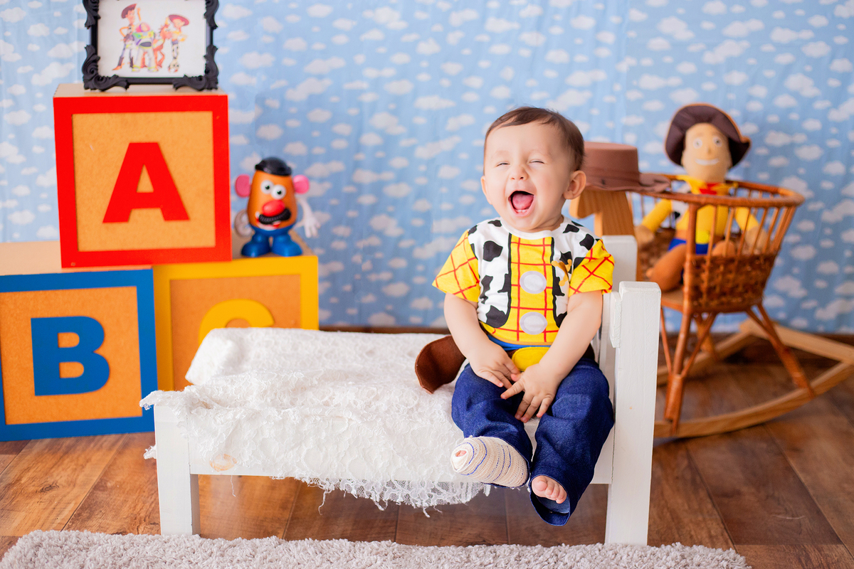acompanhamento mensal de bebe caxias do sul figurino cenario tematico  personagem foto infantil serra gaucha fotografia familia mundo azul rosa ensaio fotografico crianca newborn baby menino menina smash the cake esmague o bolo banheira urso circo