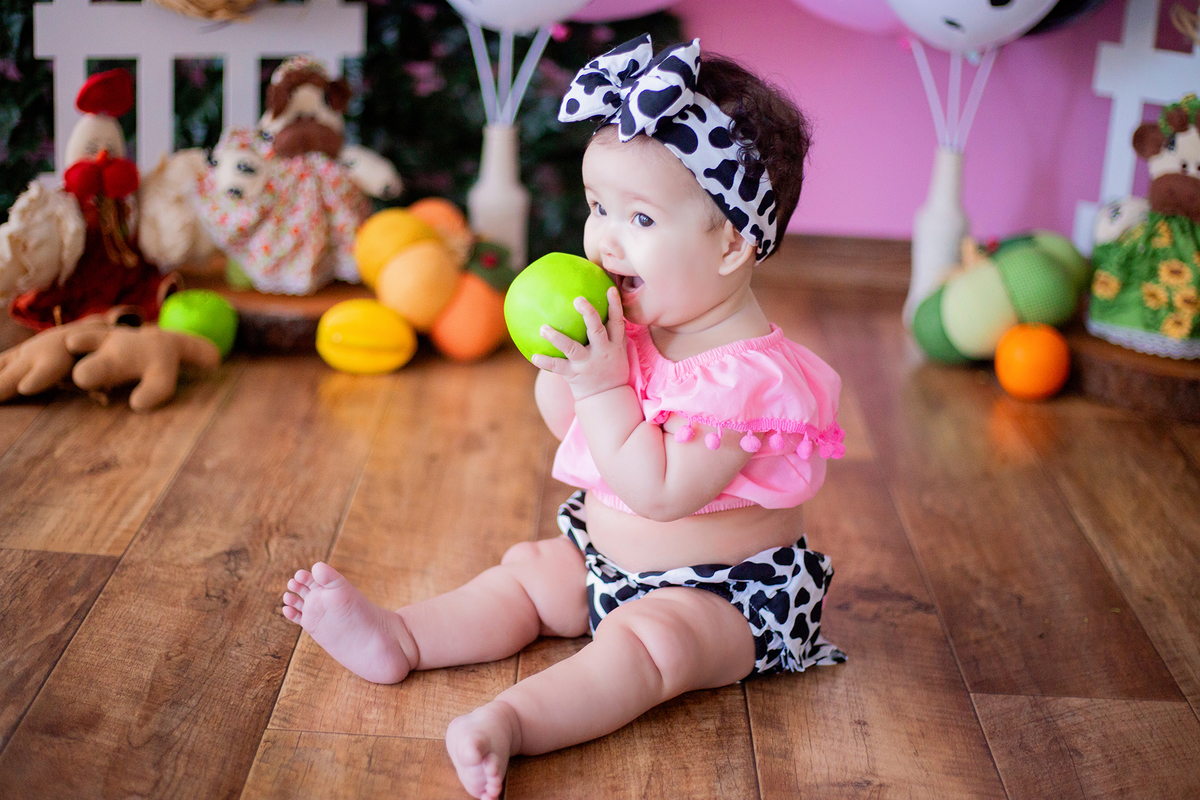 acompanhamento mensal de bebe caxias do sul figurino cenario tematico  personagem foto infantil serra gaucha fotografia familia mundo azul rosa ensaio fotografico crianca newborn baby menino menina smash the cake esmague o bolo banheira urso circo