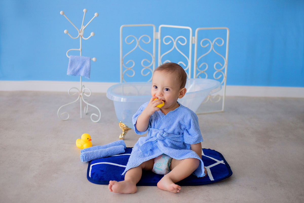 acompanhamento mensal de bebe caxias do sul figurino cenario tematico  personagem foto infantil serra gaucha fotografia familia mundo azul rosa ensaio fotografico crianca newborn baby menino menina smash the cake esmague o bolo banheira urso circoacompanh