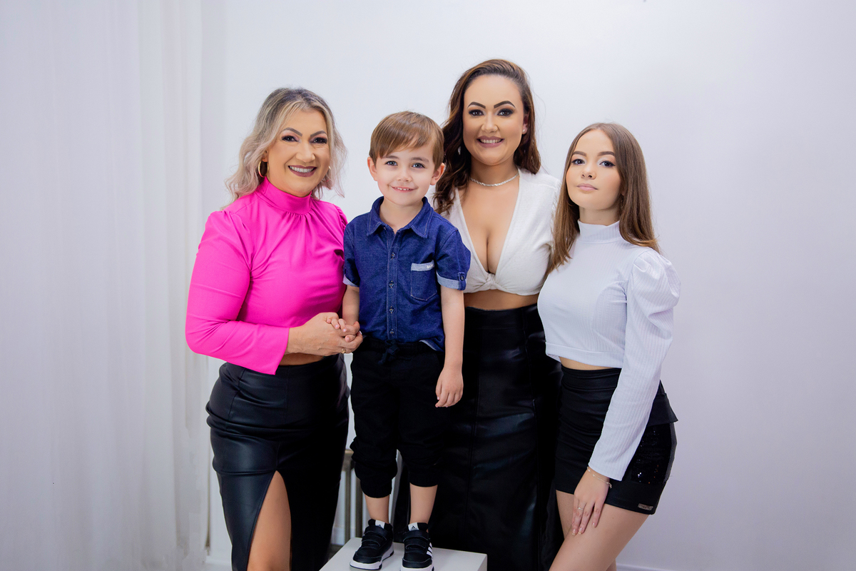 acompanhamento mensal de bebe caxias do sul figurino cenario tematico  personagem foto infantil serra gaucha fotografia familia mundo azul rosa ensaio fotografico crianca newborn baby menino menina smash the cake esmague o bolo banheira urso circoacompanh