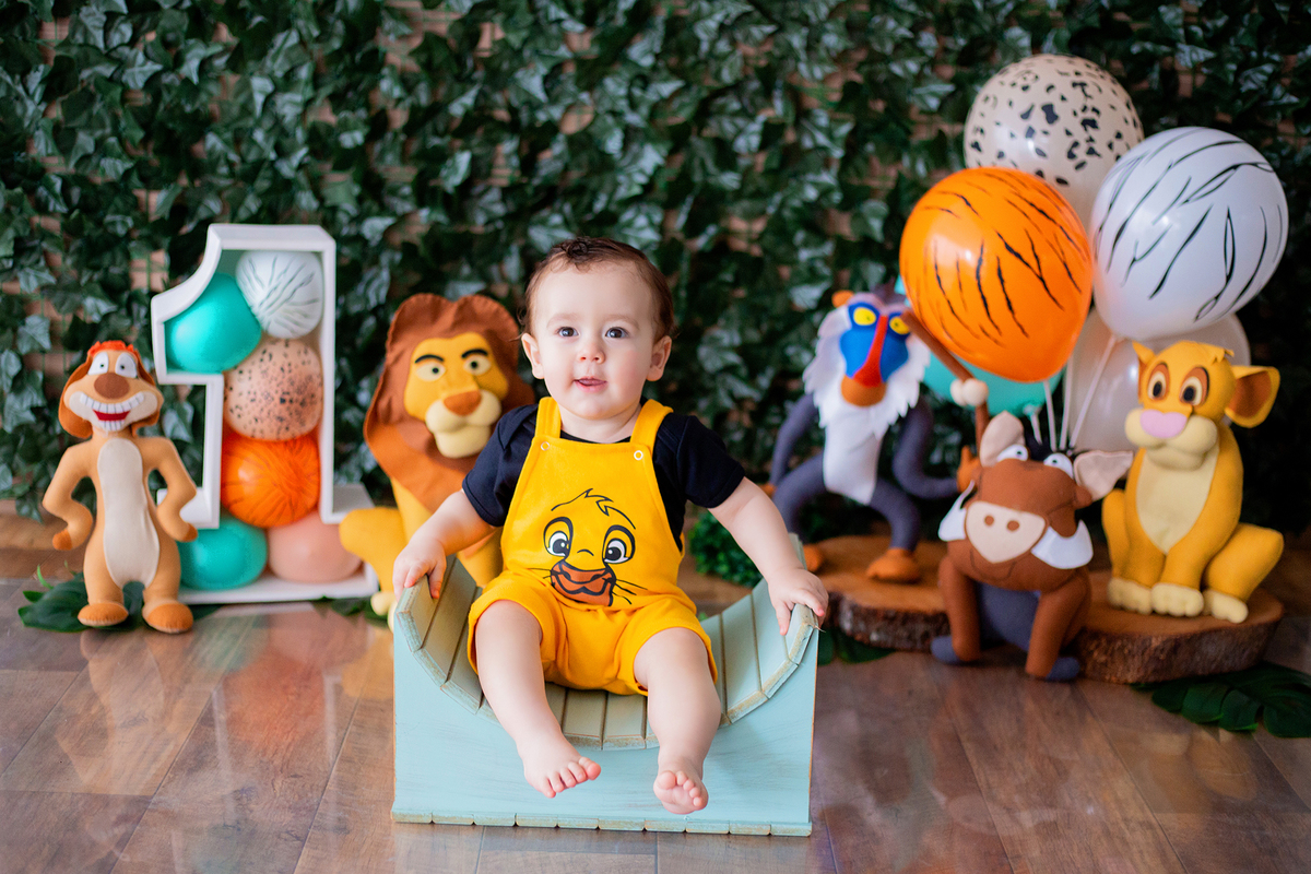 acompanhamento mensal de bebe caxias do sul figurino cenario tematico  personagem foto infantil serra gaucha fotografia familia mundo azul rosa ensaio fotografico crianca newborn baby menino menina smash the cake esmague o bolo banheira urso circoacompanh