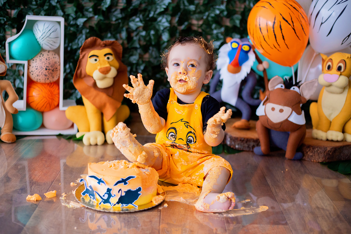 acompanhamento mensal de bebe caxias do sul figurino cenario tematico  personagem foto infantil serra gaucha fotografia familia mundo azul rosa ensaio fotografico crianca newborn baby menino menina smash the cake esmague o bolo banheira urso circoacompanh