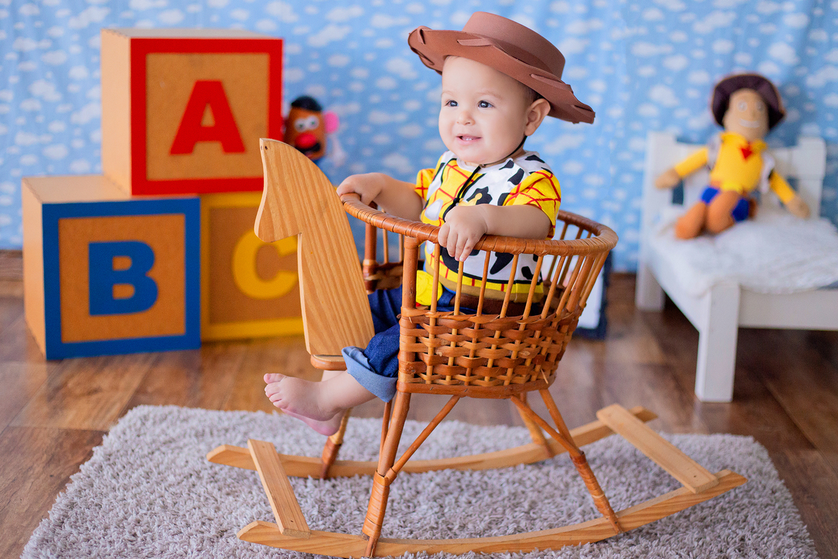 acompanhamento mensal de bebe caxias do sul figurino cenario tematico  personagem foto infantil serra gaucha fotografia familia mundo azul rosa ensaio fotografico crianca newborn baby menino menina smash the cake esmague o bolo banheira urso circoacompanh