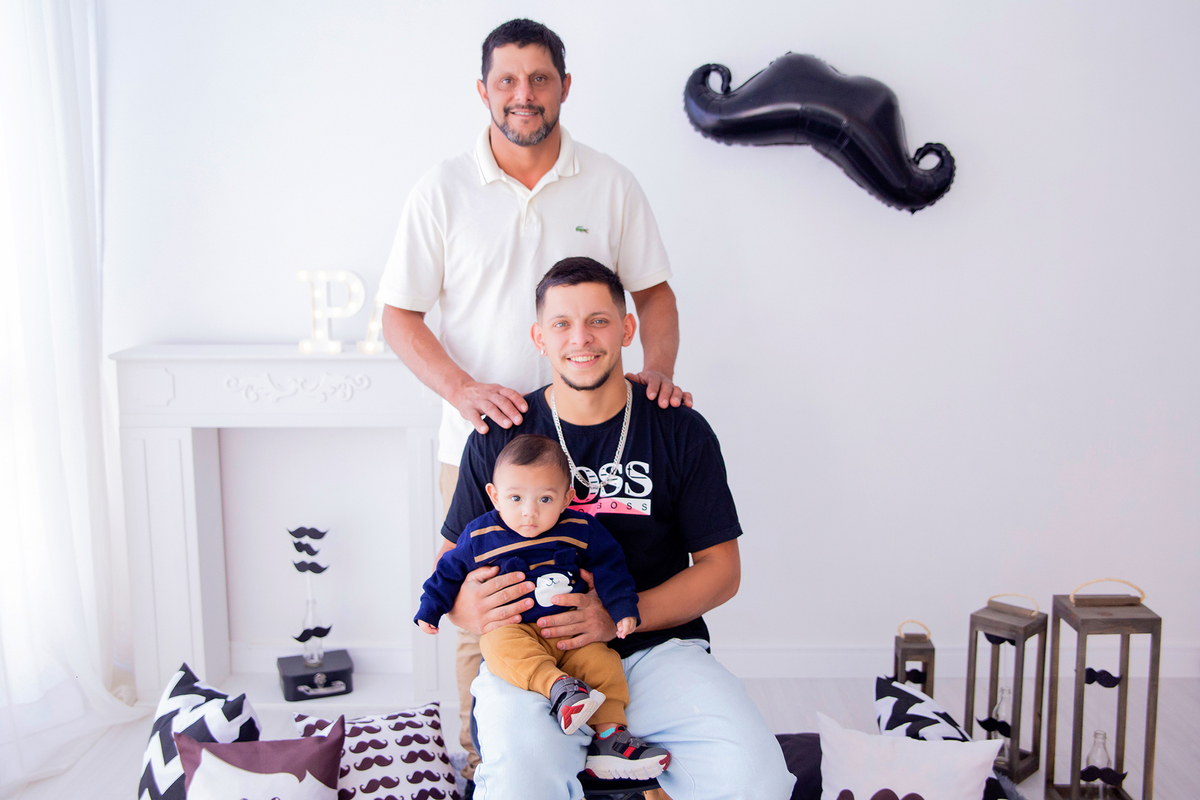 acompanhamento mensal de bebe caxias do sul figurino cenario tematico  personagem foto infantil serra gaucha fotografia familia mundo azul rosa ensaio fotografico crianca newborn baby menino menina smash the cake esmague o bolo banheira urso circo