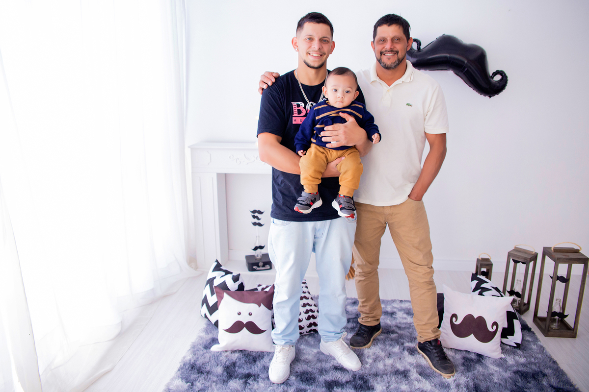 acompanhamento mensal de bebe caxias do sul figurino cenario tematico  personagem foto infantil serra gaucha fotografia familia mundo azul rosa ensaio fotografico crianca newborn baby menino menina smash the cake esmague o bolo banheira urso circo