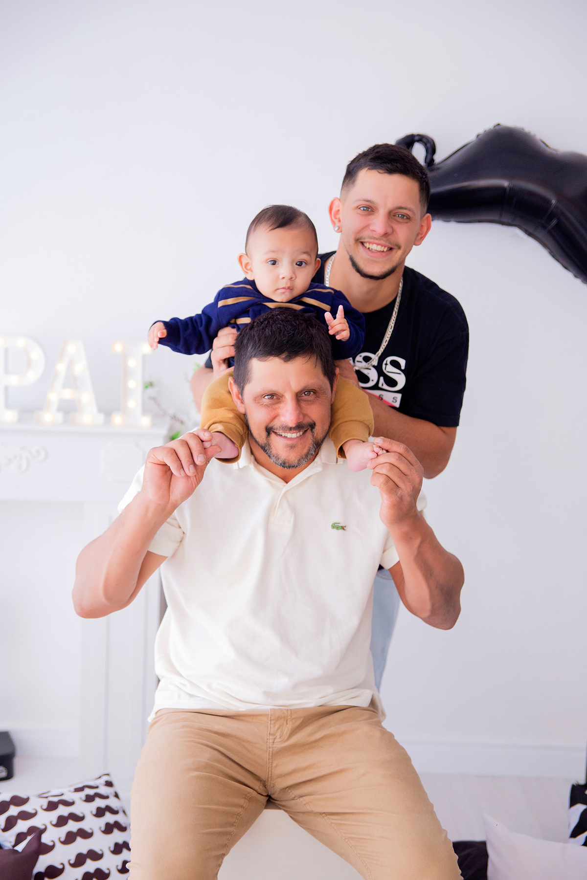 acompanhamento mensal de bebe caxias do sul figurino cenario tematico  personagem foto infantil serra gaucha fotografia familia mundo azul rosa ensaio fotografico crianca newborn baby menino menina smash the cake esmague o bolo banheira urso circo