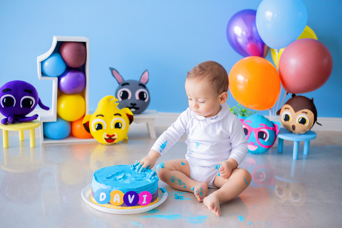 acompanhamento mensal de bebe caxias do sul figurino cenario tematico  personagem foto infantil serra gaucha fotografia familia mundo azul rosa ensaio fotografico crianca newborn baby menino menina smash the cake esmague o bolo banheira urso circo