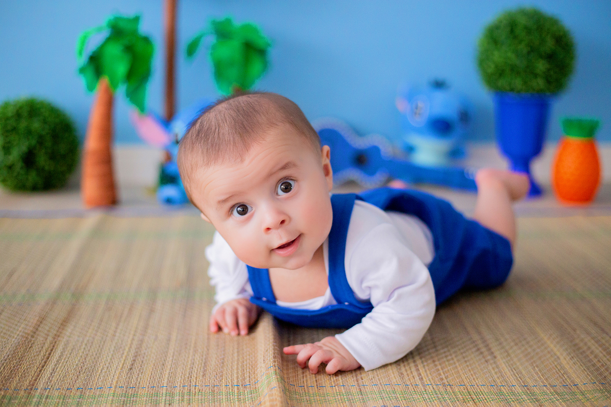 acompanhamento mensal de bebe caxias do sul figurino cenario tematico  personagem foto infantil serra gaucha fotografia familia mundo azul rosa ensaio fotografico crianca newborn baby menino menina smash the cake esmague o bolo banheira urso circo