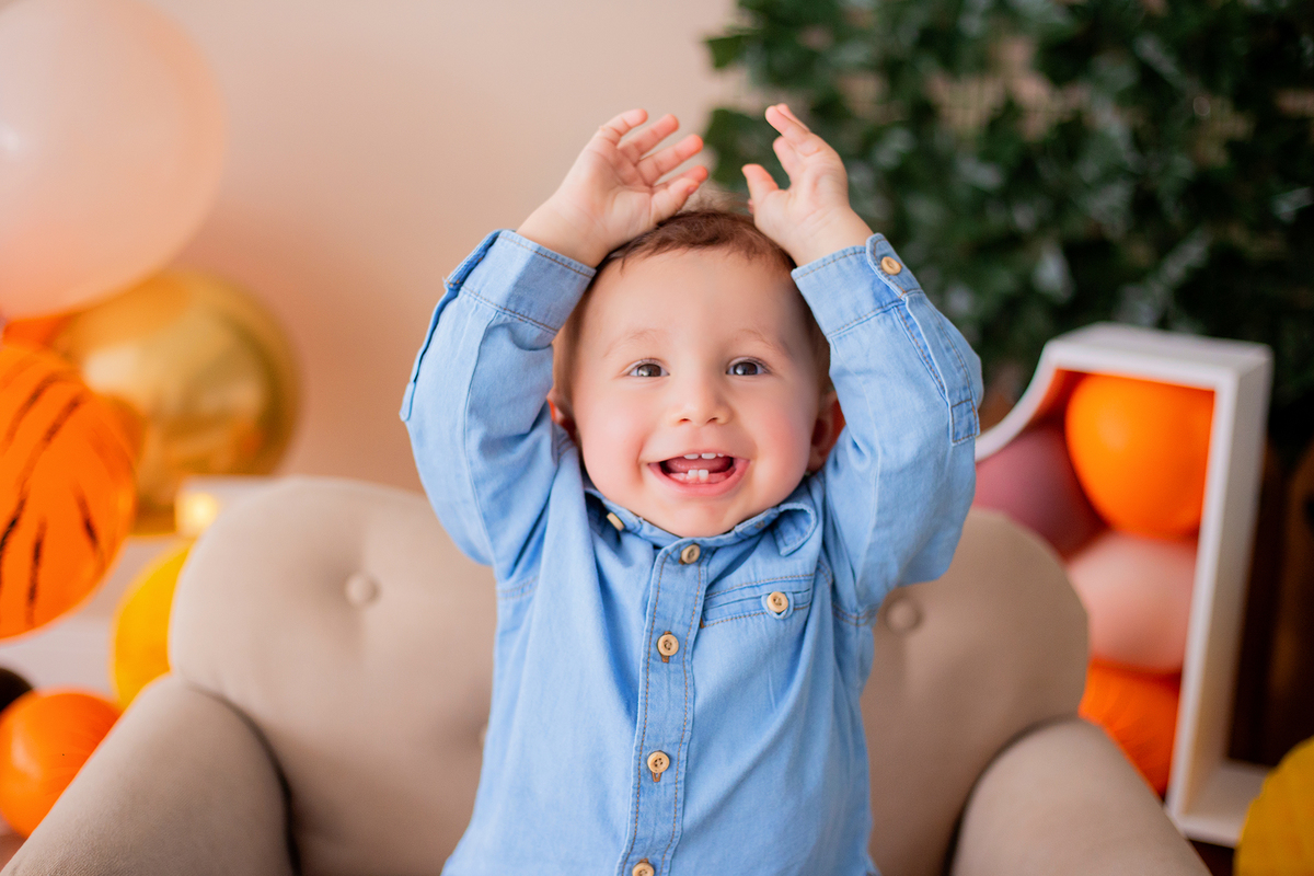 acompanhamento mensal de bebe caxias do sul figurino cenario tematico  personagem foto infantil serra gaucha fotografia familia mundo azul rosa ensaio fotografico crianca newborn baby menino menina smash the cake esmague o bolo banheira urso circo
