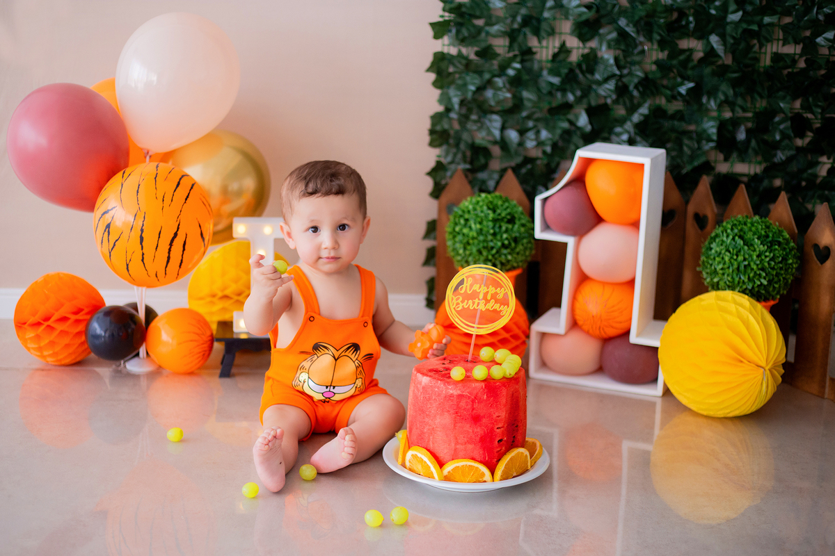 acompanhamento mensal de bebe caxias do sul figurino cenario tematico  personagem foto infantil serra gaucha fotografia familia mundo azul rosa ensaio fotografico crianca newborn baby menino menina smash the cake esmague o bolo banheira urso circo