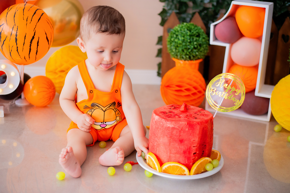 acompanhamento mensal de bebe caxias do sul figurino cenario tematico  personagem foto infantil serra gaucha fotografia familia mundo azul rosa ensaio fotografico crianca newborn baby menino menina smash the cake esmague o bolo banheira urso circo