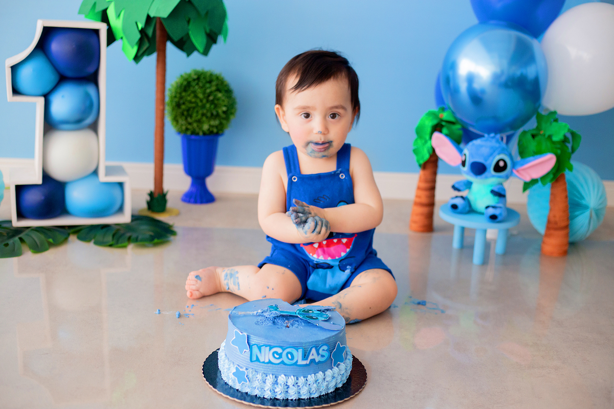 acompanhamento mensal de bebe caxias do sul figurino cenario tematico  personagem foto infantil serra gaucha fotografia familia mundo azul rosa ensaio fotografico crianca newborn baby menino menina smash the cake esmague o bolo banheira urso circo