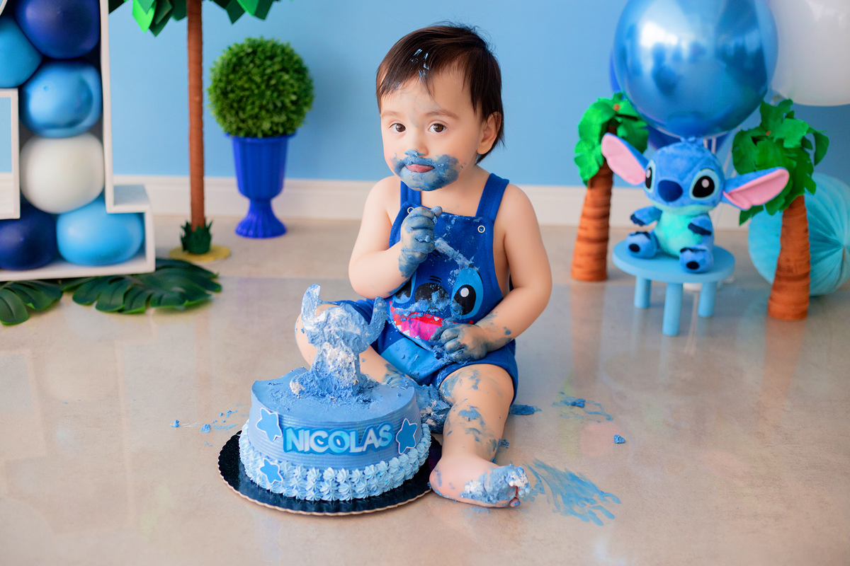 acompanhamento mensal de bebe caxias do sul figurino cenario tematico  personagem foto infantil serra gaucha fotografia familia mundo azul rosa ensaio fotografico crianca newborn baby menino menina smash the cake esmague o bolo banheira urso circo
