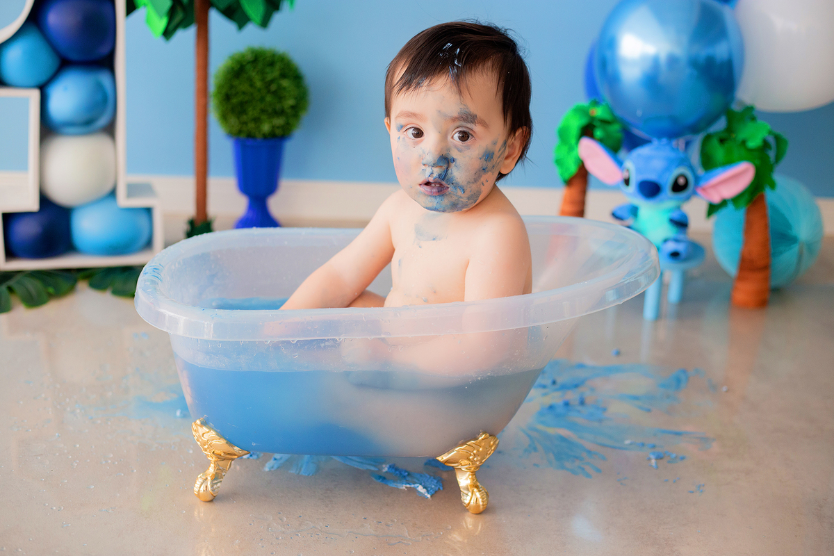 acompanhamento mensal de bebe caxias do sul figurino cenario tematico  personagem foto infantil serra gaucha fotografia familia mundo azul rosa ensaio fotografico crianca newborn baby menino menina smash the cake esmague o bolo banheira urso circo
