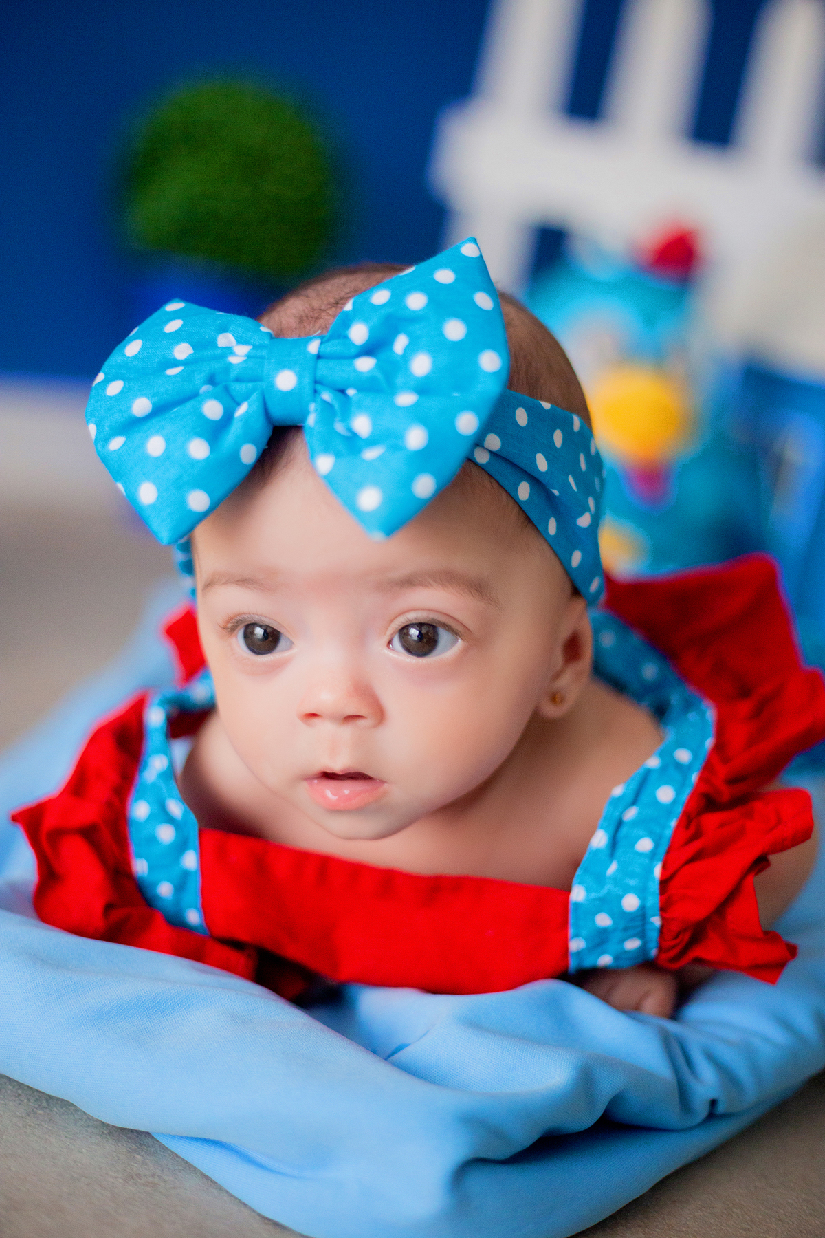 acompanhamento mensal de bebe caxias do sul figurino cenario tematico  personagem foto infantil serra gaucha fotografia familia mundo azul rosa ensaio fotografico crianca newborn baby menino menina smash the cake esmague o bolo banheira urso circo