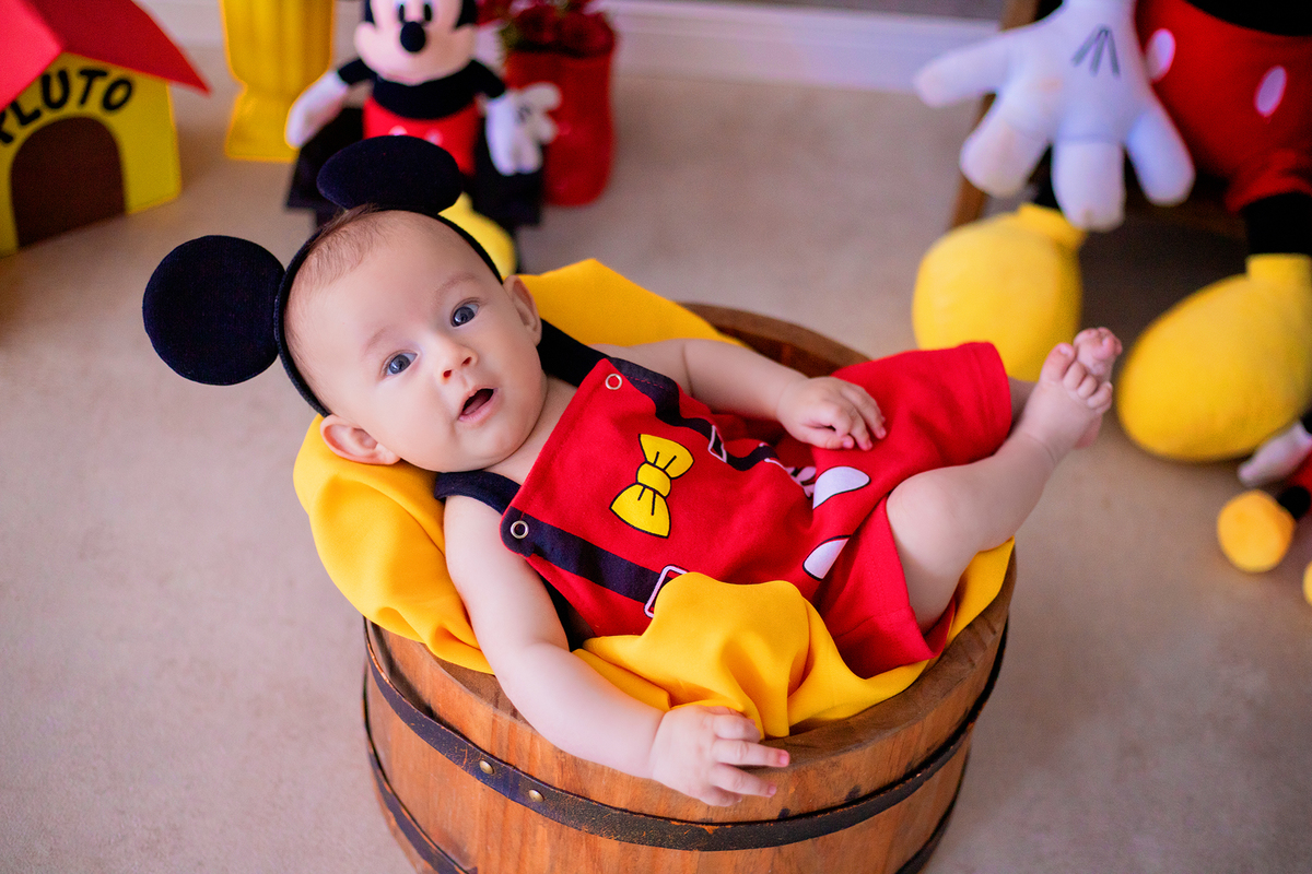 acompanhamento mensal de bebe caxias do sul figurino cenario tematico  personagem foto infantil serra gaucha fotografia familia mundo azul rosa ensaio fotografico crianca newborn baby menino menina smash the cake esmague o bolo banheira urso circo