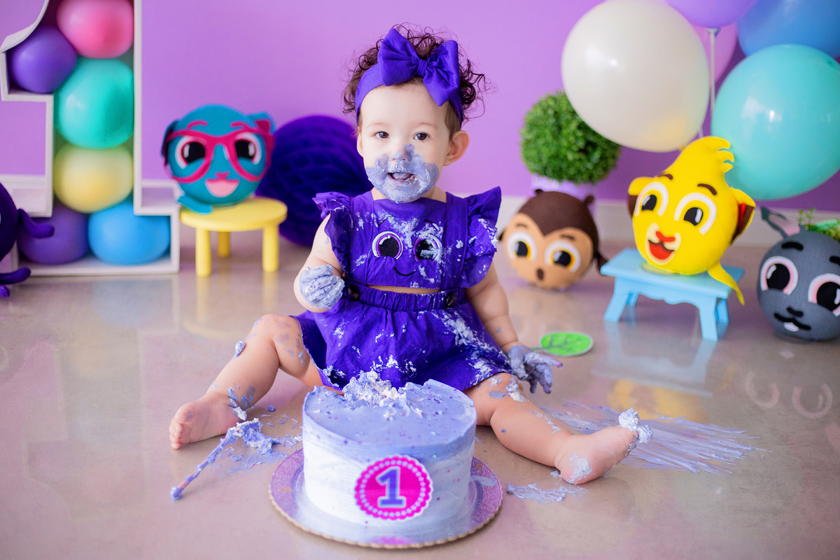 acompanhamento mensal de bebe caxias do sul figurino cenario tematico  personagem foto infantil serra gaucha fotografia familia mundo azul rosa ensaio fotografico crianca newborn baby menino menina smash the cake esmague o bolo banheira urso circo