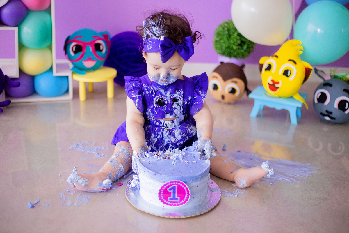 acompanhamento mensal de bebe caxias do sul figurino cenario tematico  personagem foto infantil serra gaucha fotografia familia mundo azul rosa ensaio fotografico crianca newborn baby menino menina smash the cake esmague o bolo banheira urso circo