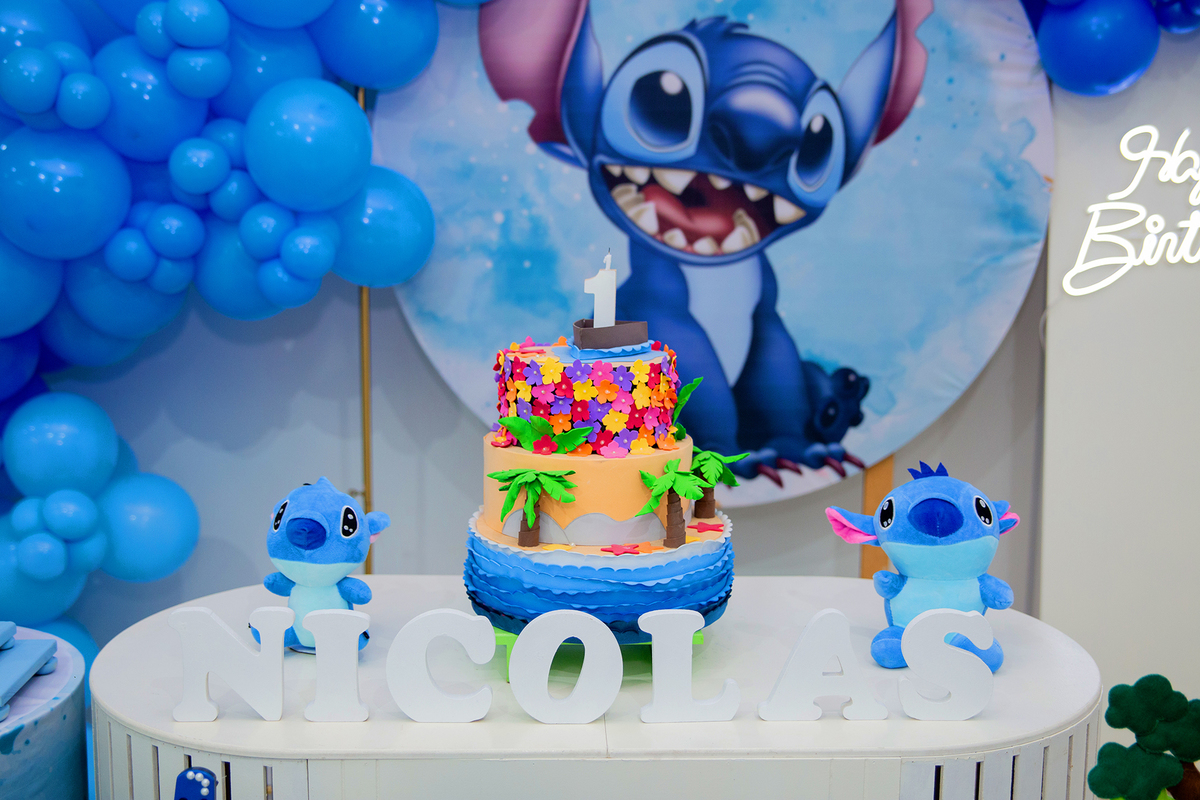 acompanhamento mensal de bebe caxias do sul figurino cenario tematico  personagem foto infantil serra gaucha fotografia familia mundo azul rosa ensaio fotografico crianca newborn baby menino menina smash the cake esmague o bolo banheira urso circo