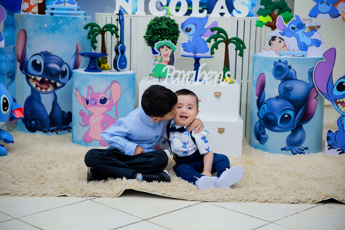 acompanhamento mensal de bebe caxias do sul figurino cenario tematico  personagem foto infantil serra gaucha fotografia familia mundo azul rosa ensaio fotografico crianca newborn baby menino menina smash the cake esmague o bolo banheira urso circo