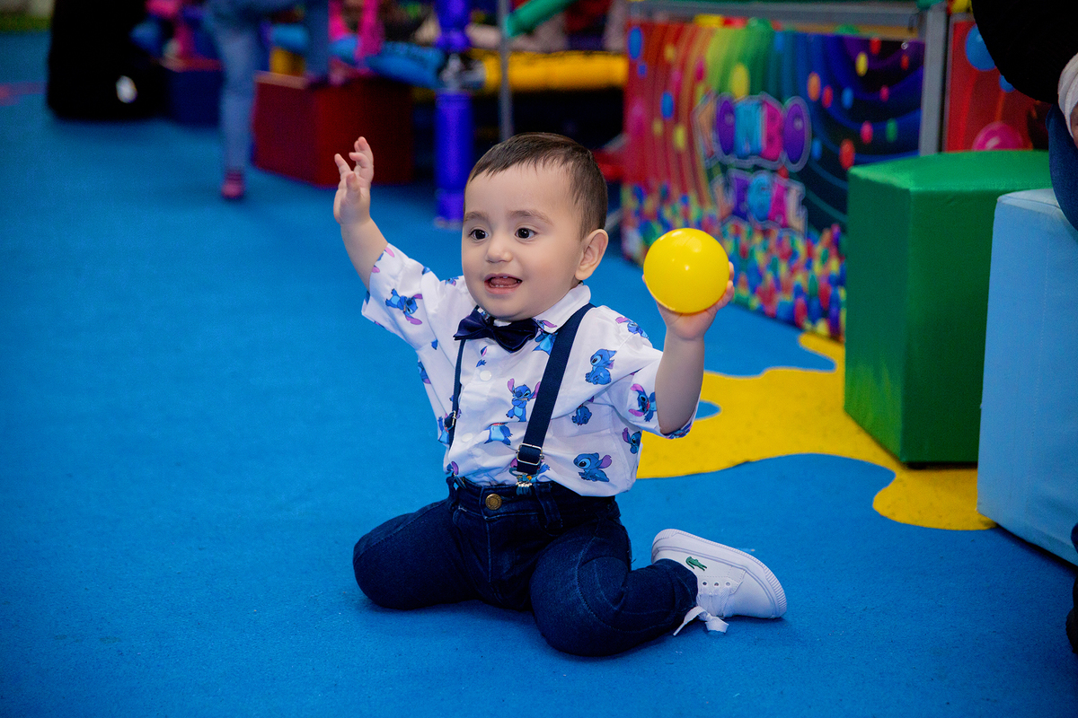 acompanhamento mensal de bebe caxias do sul figurino cenario tematico  personagem foto infantil serra gaucha fotografia familia mundo azul rosa ensaio fotografico crianca newborn baby menino menina smash the cake esmague o bolo banheira urso circo