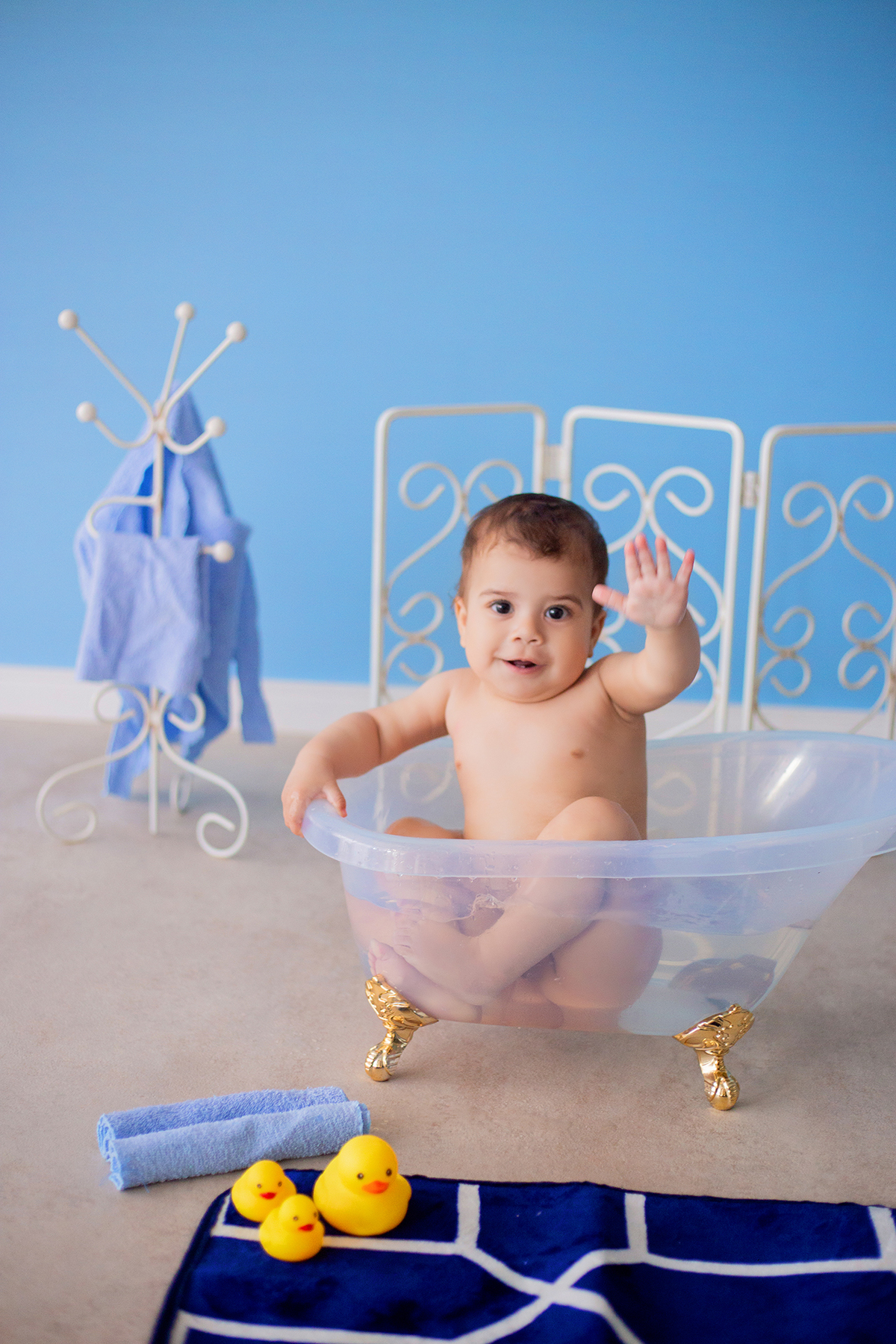 acompanhamento mensal de bebe caxias do sul figurino cenario tematico  personagem foto infantil serra gaucha fotografia familia mundo azul rosa ensaio fotografico crianca newborn baby menino menina smash the cake esmague o bolo banheira urso circo