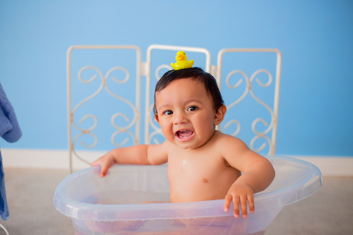 acompanhamento mensal de bebe caxias do sul figurino cenario tematico  personagem foto infantil serra gaucha fotografia familia mundo azul rosa ensaio fotografico crianca newborn baby menino menina smash the cake esmague o bolo banheira urso circo
