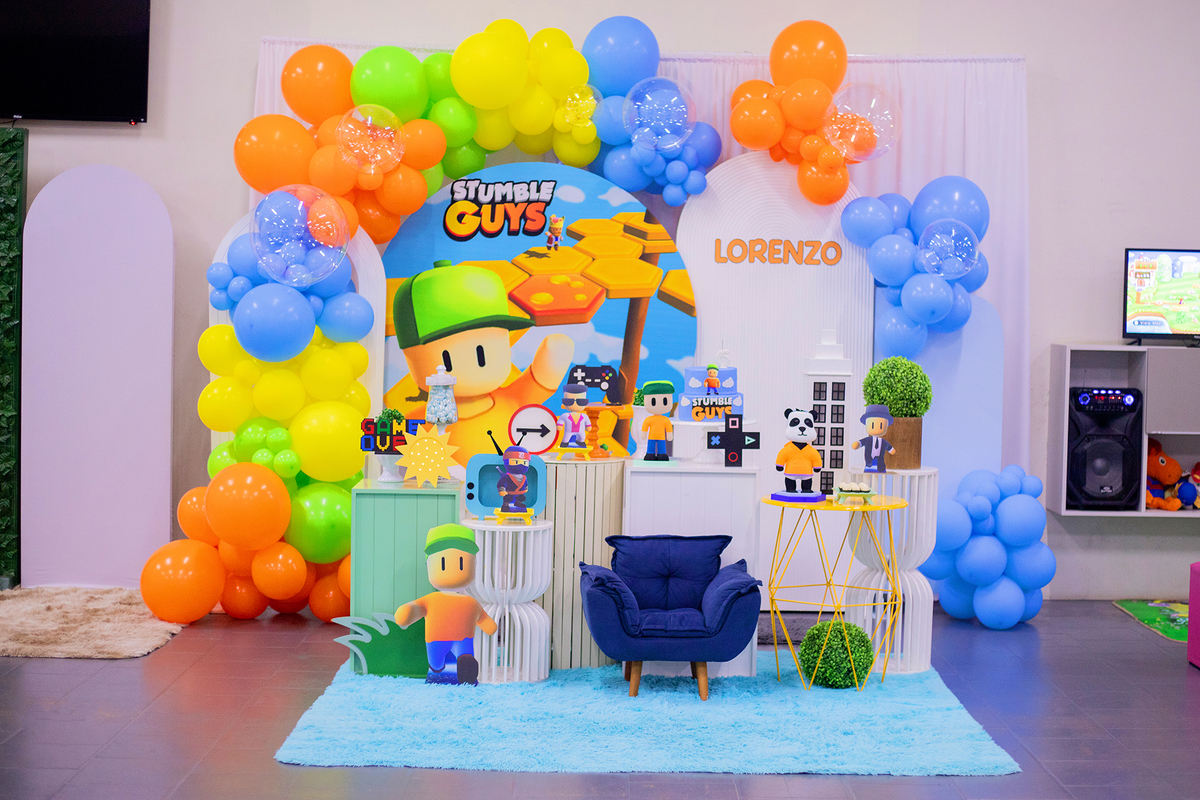 acompanhamento mensal de bebe caxias do sul figurino cenario tematico  personagem foto infantil serra gaucha fotografia familia mundo azul rosa ensaio fotografico crianca newborn baby menino menina smash the cake esmague o bolo banheira urso circo